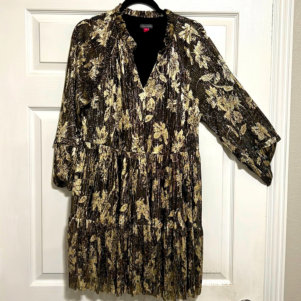 Woman’s XL Vince Camuto shiny mini dress